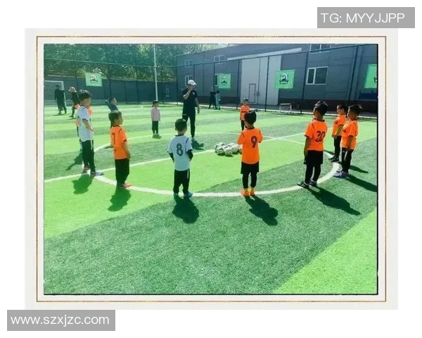 探索野球队足球的魅力与发展潜力助力青少年成长与团队精神培养 探索野球队足球的魅力与发展潜力助力青少年成长与团队精神培养